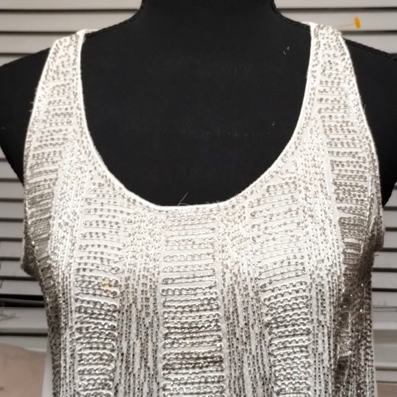 Beulah highlow sleeveless blouse with bead design throughout Sz S Good condition - Picture 3 of 12